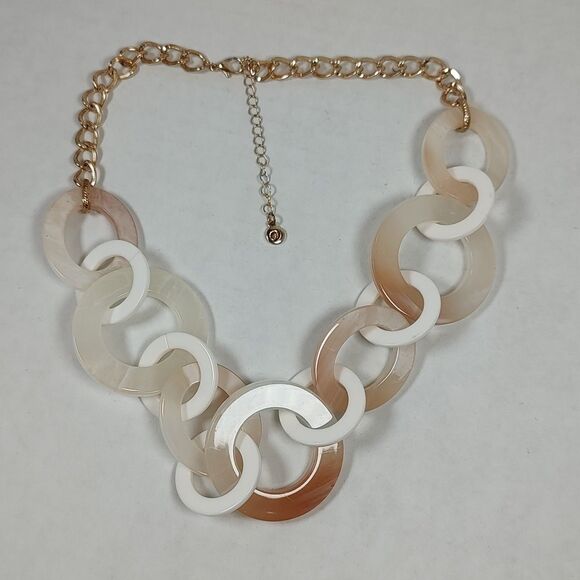 Signed V Chunky Plastic Link Necklace Beige White Gold Chain Statement 17" - 20" - Picture 8 of 16